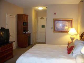 Hilton Garden Wayne Ellisville
