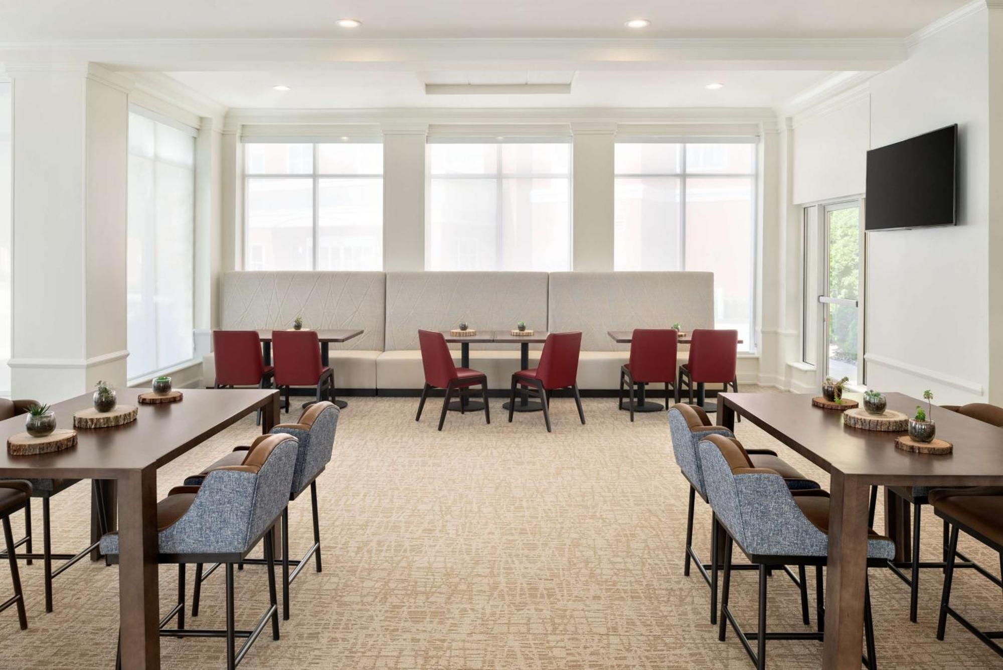 Hilton Garden Wayne Hotel Ellisville